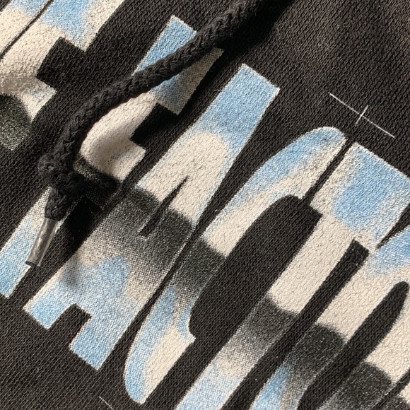 The factory black hoodie - Picture 3 of 5